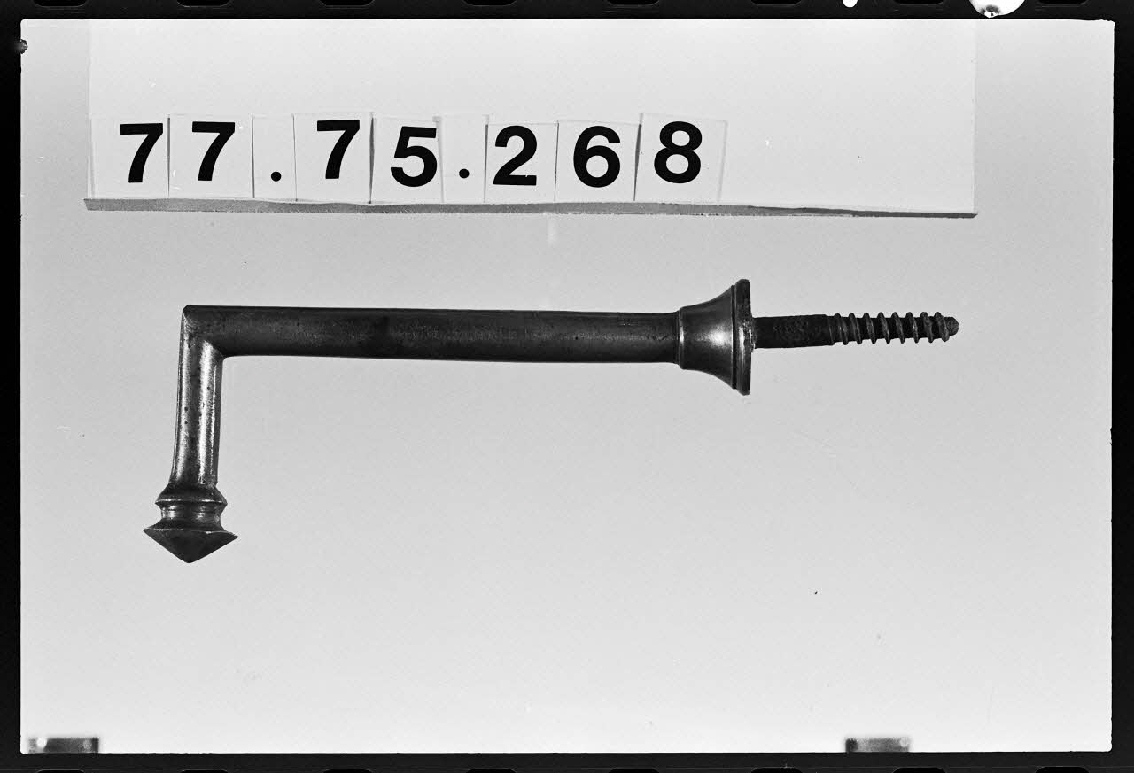 photographie Outillage spécialisé de cordonnerie Ph.1978.1.767 Photo