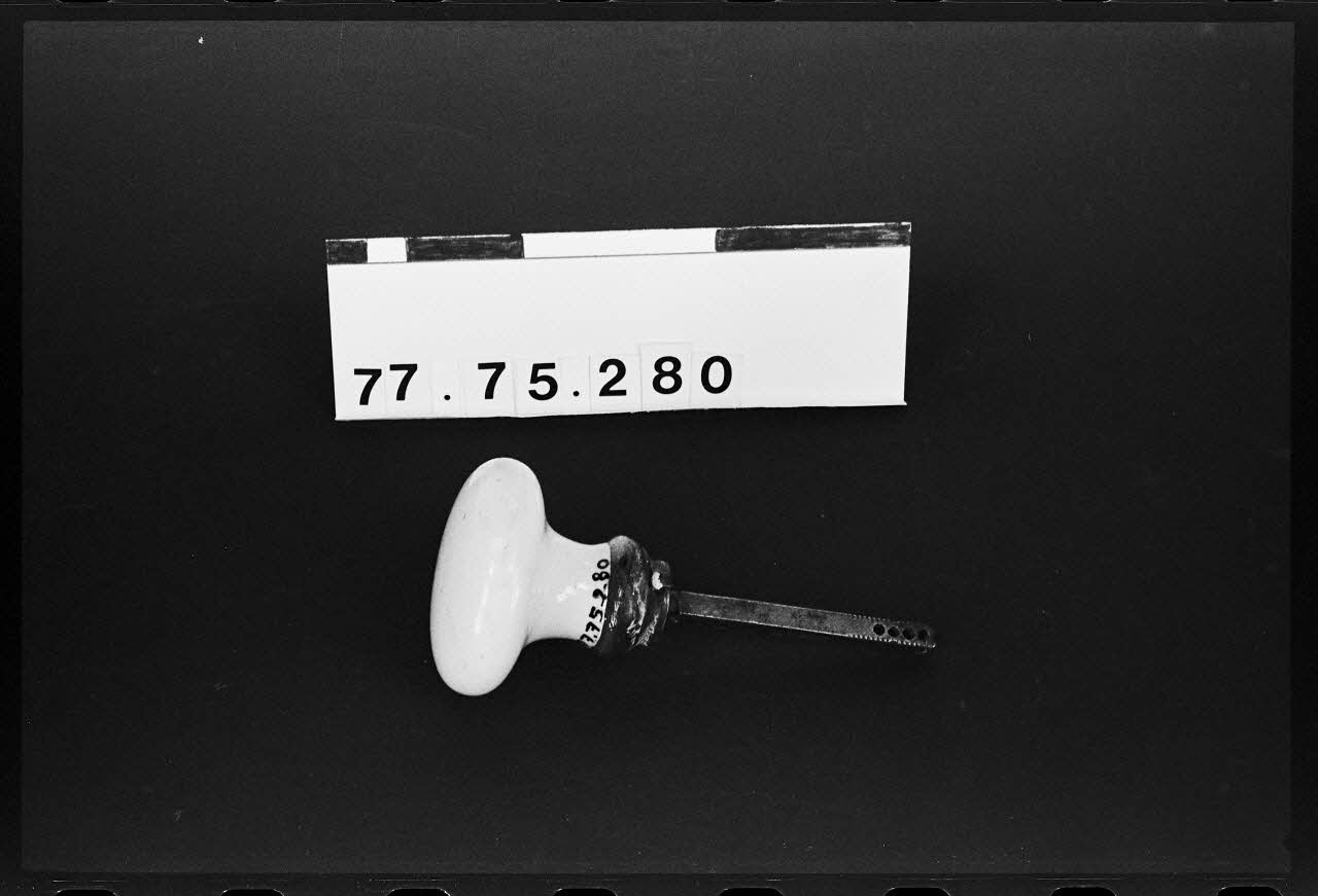 photographie Outillage spécialisé de cordonnerie Ph.1978.1.808 Photo