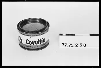 photographie Outillage spécialisé de cordonnerie Ph.1978.1.902 Photo