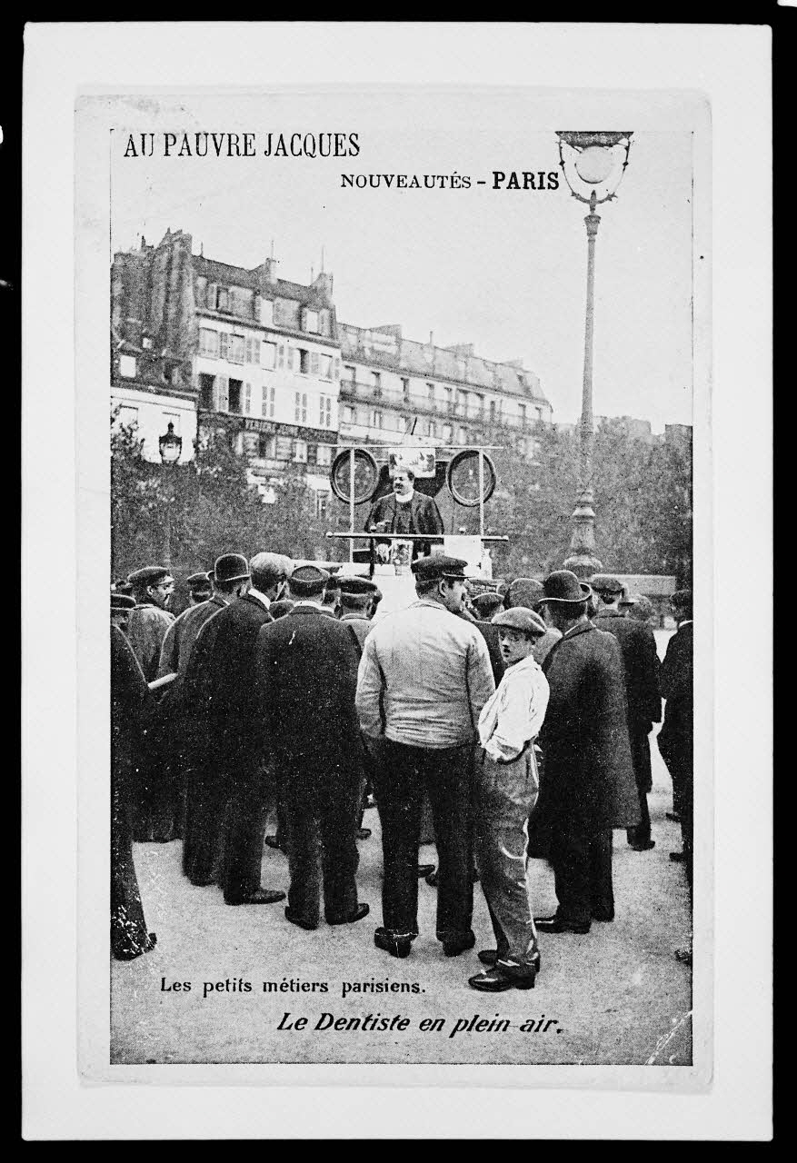 photographie Carte postale. Petits métiers. Arracheur de dent Ph.1978.27.24 Photo