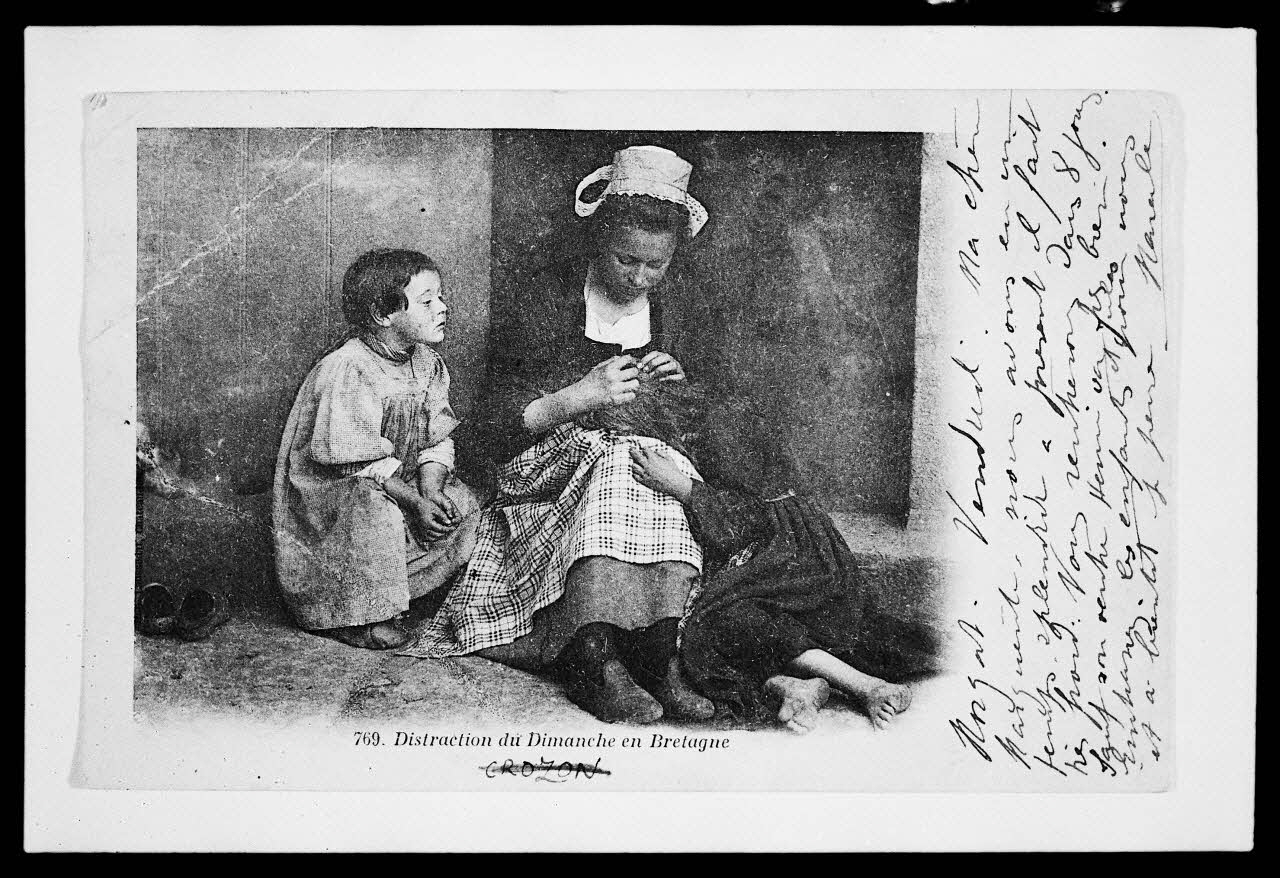 photographie Carte postale relative aux soins corporels et aux parasites comme les poux Ph.1978.27.25 Photo