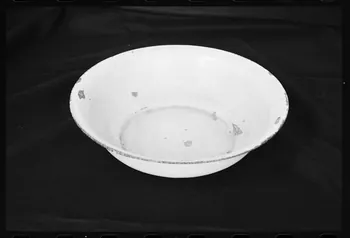 photographie Cuvette en métal Ph.1978.32.31 Photo