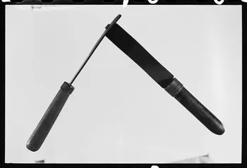 photographie Outillage médical à sciatique contre les douleurs et les rhumatismes. Numéro 377 du catalogue Ph.1978.32.72 Photo
