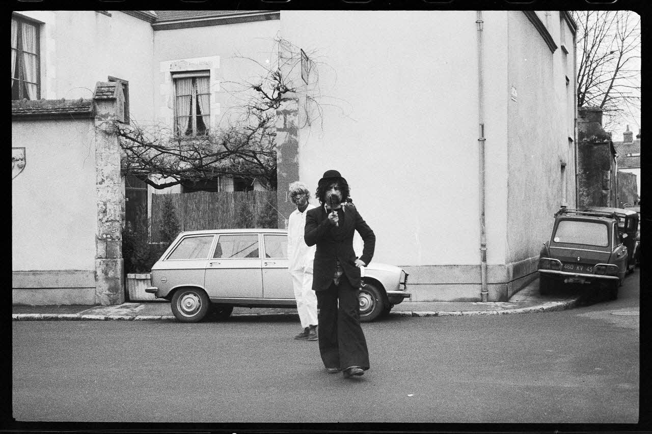 photographie Personnes déguisées dans la rue Ph.1978.40.15 Photo