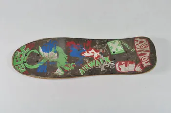 planche de skateboard Etats-Unis 1985-1995 2002.49.3  Photo Mucem