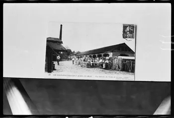photographie Carte postale. Atelier de terre T. Carreaux "gosset" Ph.1978.7.17 Photo