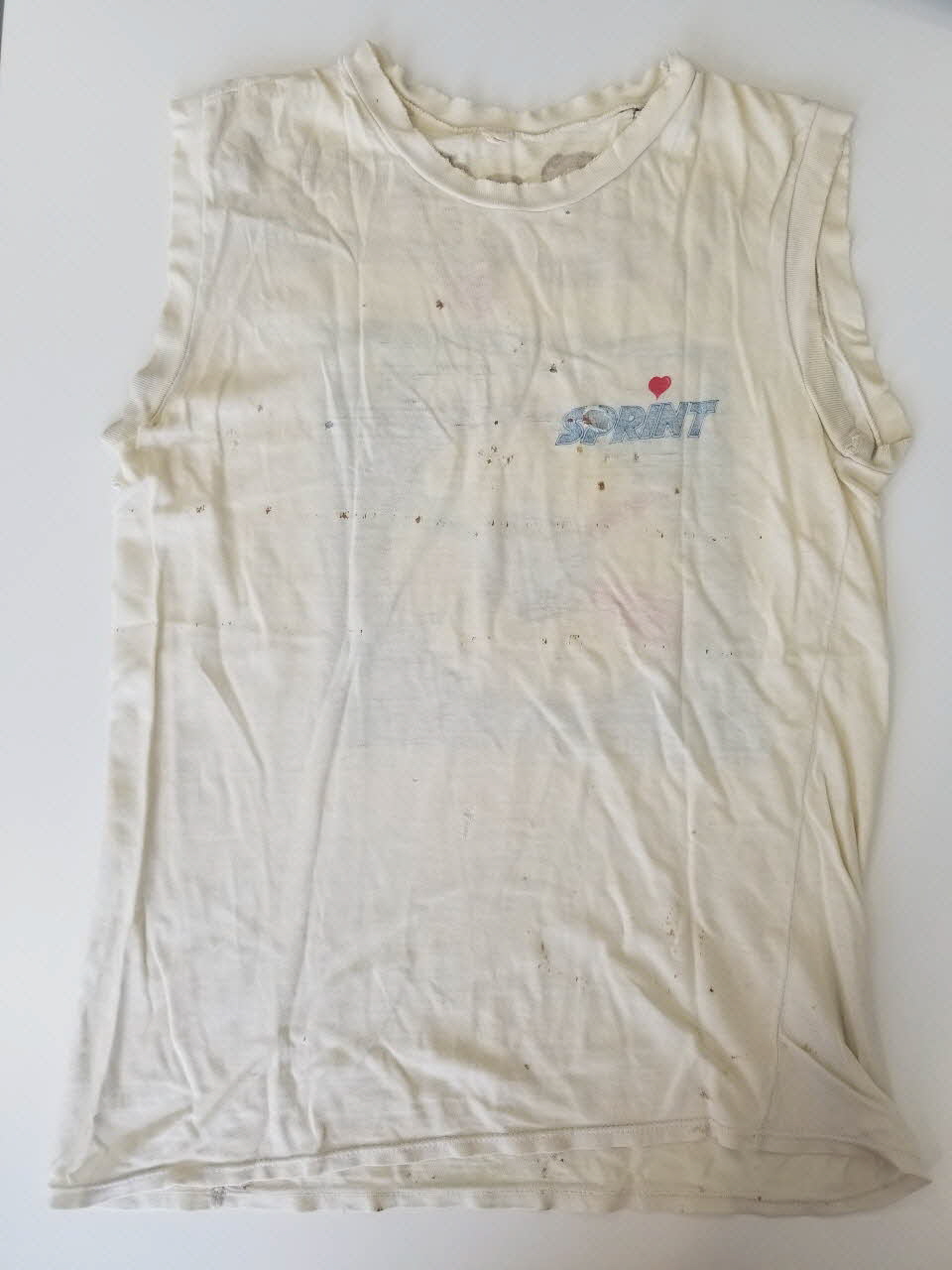 DJ Rebel débardeur Radio Sprint Provence-Alpes-Côte d'Azur, France 1984-1986 2022.27.2 Photo Mucem