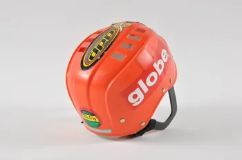 Alpha casque Casque utilisé pour la pratique du skateboard France 1975-1978 2002.54.7 Photo Mucem