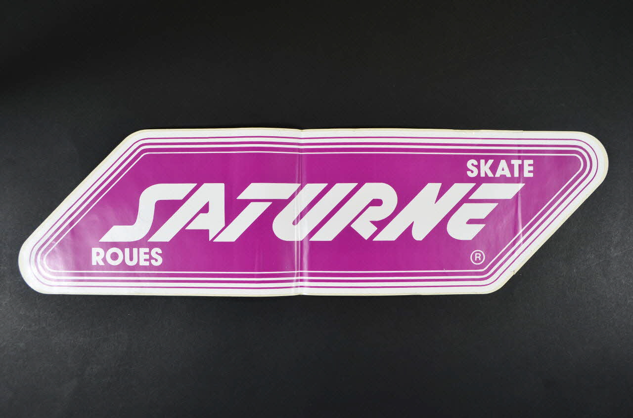 Saturne autocollant France 1977-1980 2002.63.1 Photo Mucem