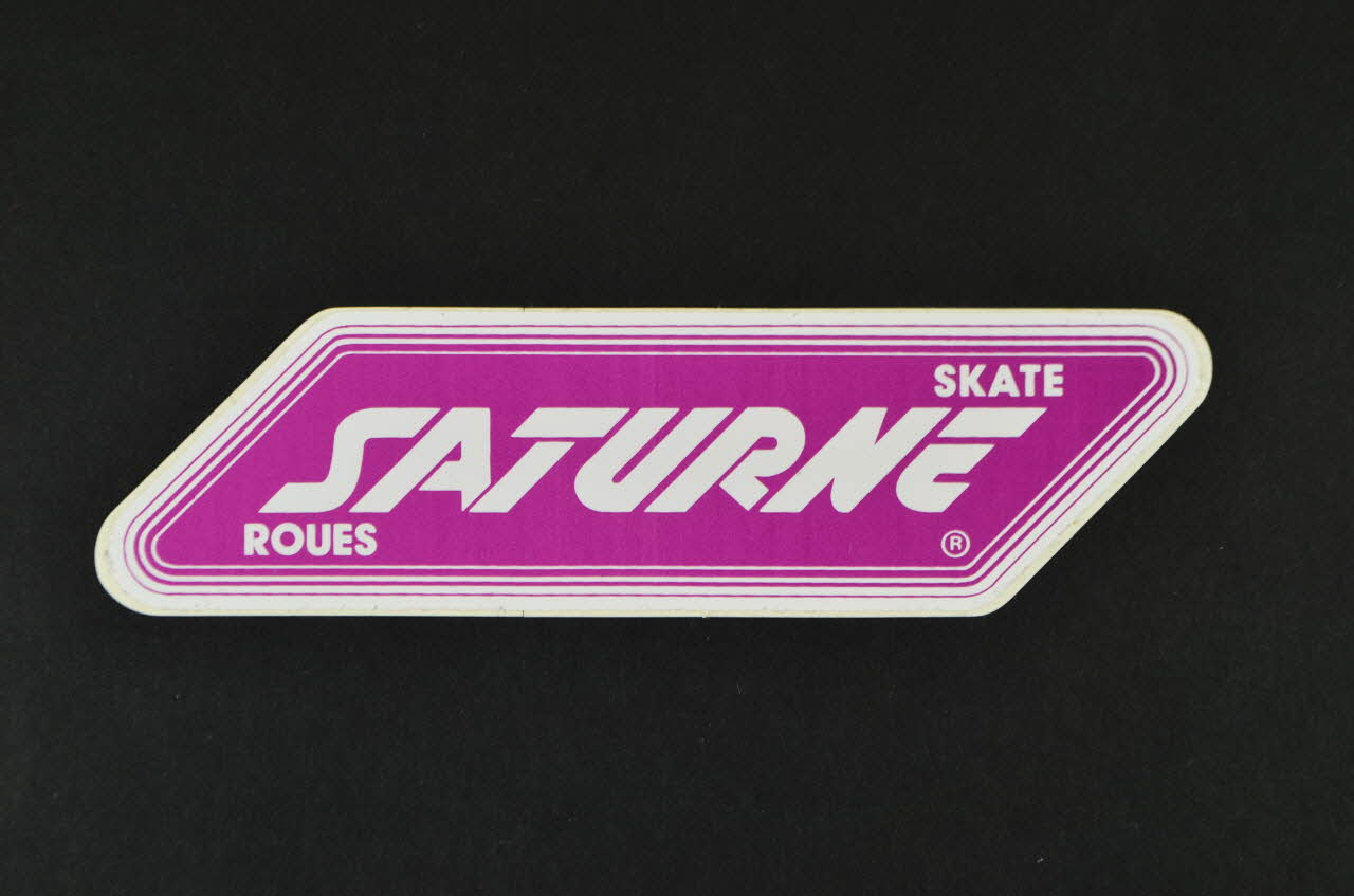 Saturne autocollant France 1977-1980 2002.63.2 Photo Mucem