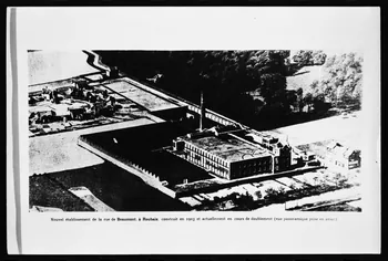 photographie Carte postale. Vie quotidienne d'ouvriers du textile dans un atelier industriel du Nord en 1900 Ph.1979.58.9  Photo