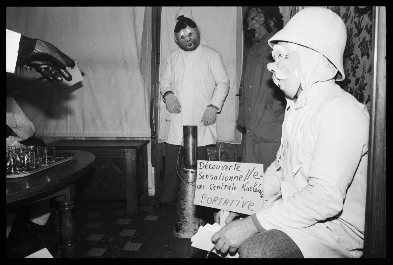 Thomas Chamarat photographie Carnaval et mi-carême : majorette, fanfare, char et personnes déguisées Centre, France 1979/2/1 Ph.1979.74.58 Photo