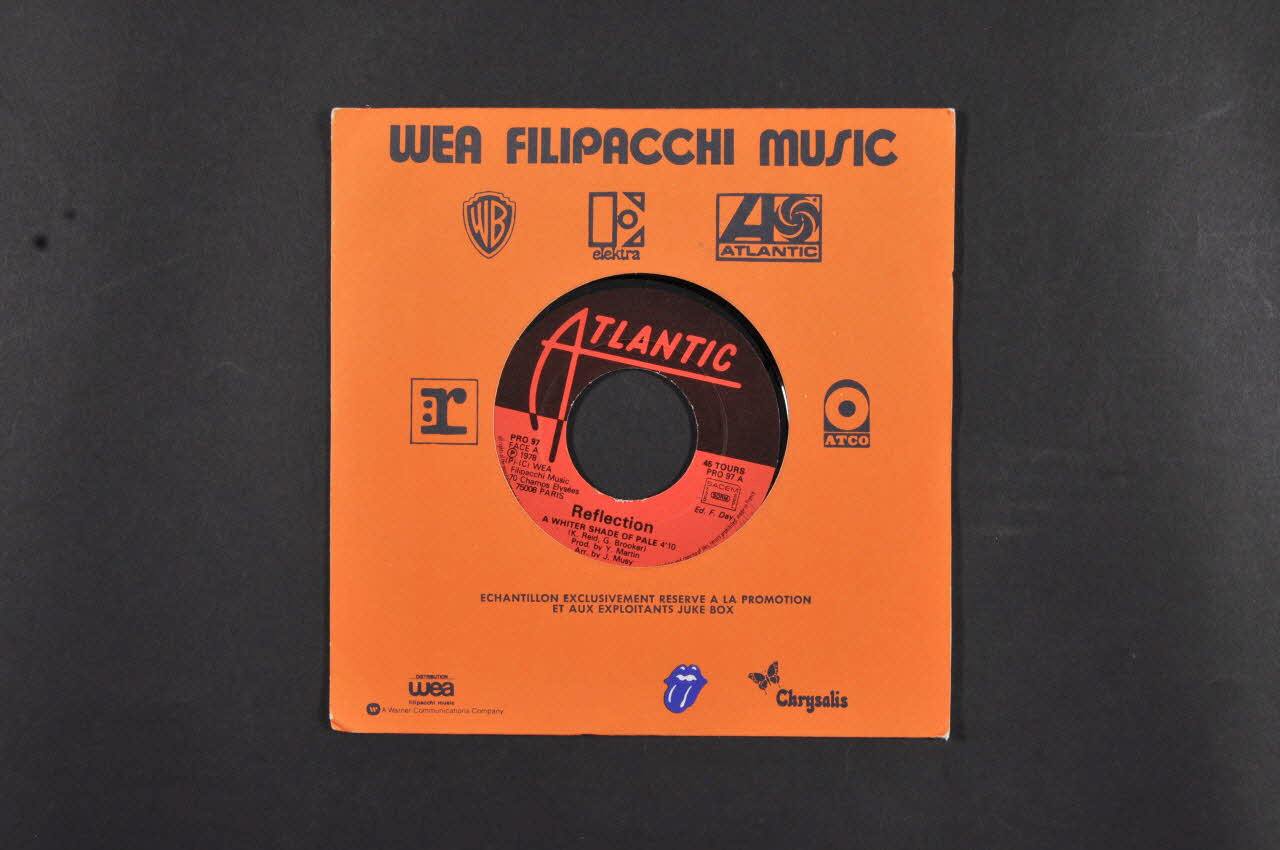 disque 45 tours A woman in black 2001.69.16.646.1-2 Photo Mucem