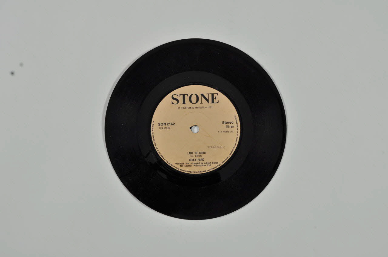 disque 45 tours Lady be good 2001.69.16.670 Photo Mucem