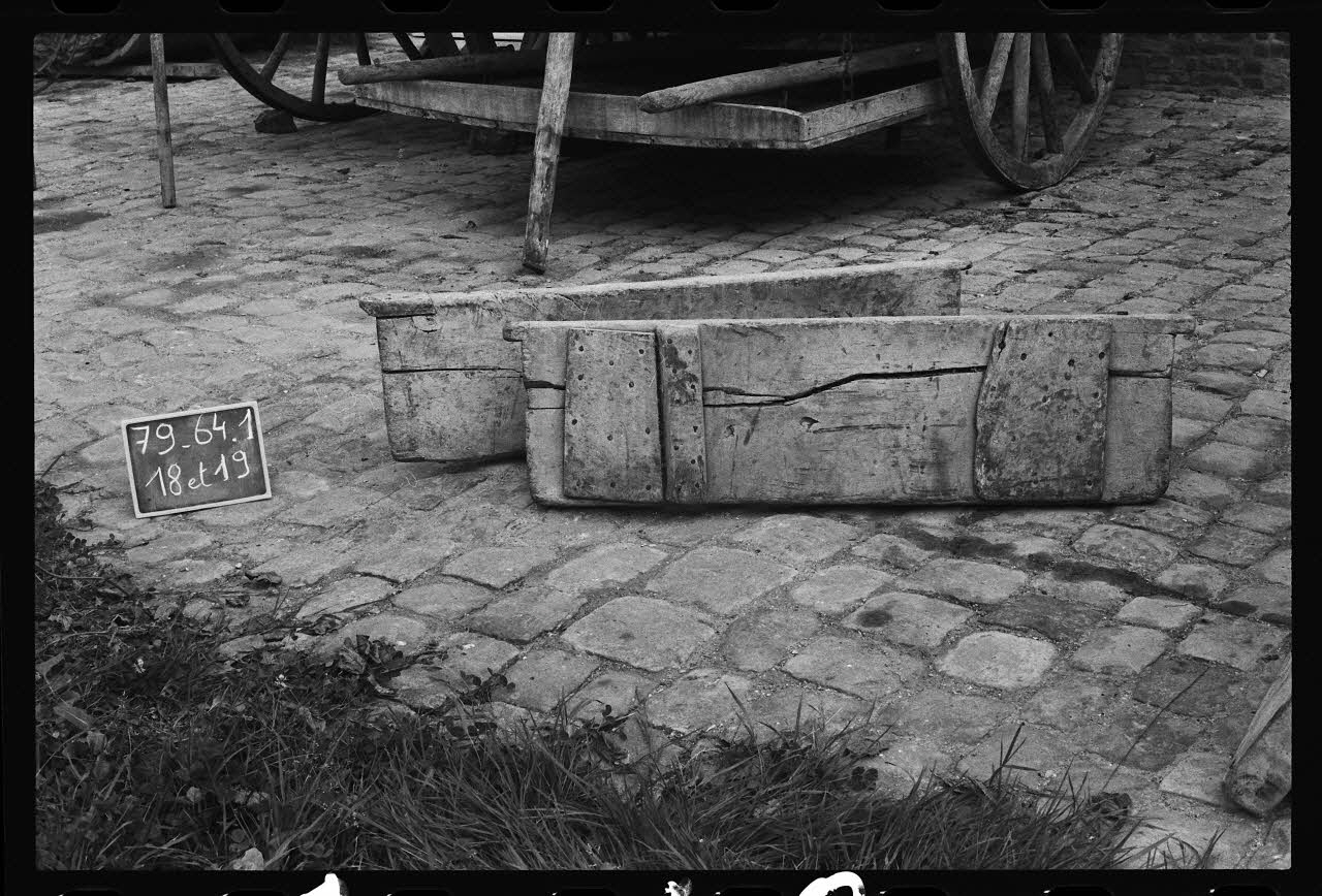 photographie MNATP. Antenne Saint-Riquier. Pressoir à vin. Traverse Ph.1981.1.1218 Photo