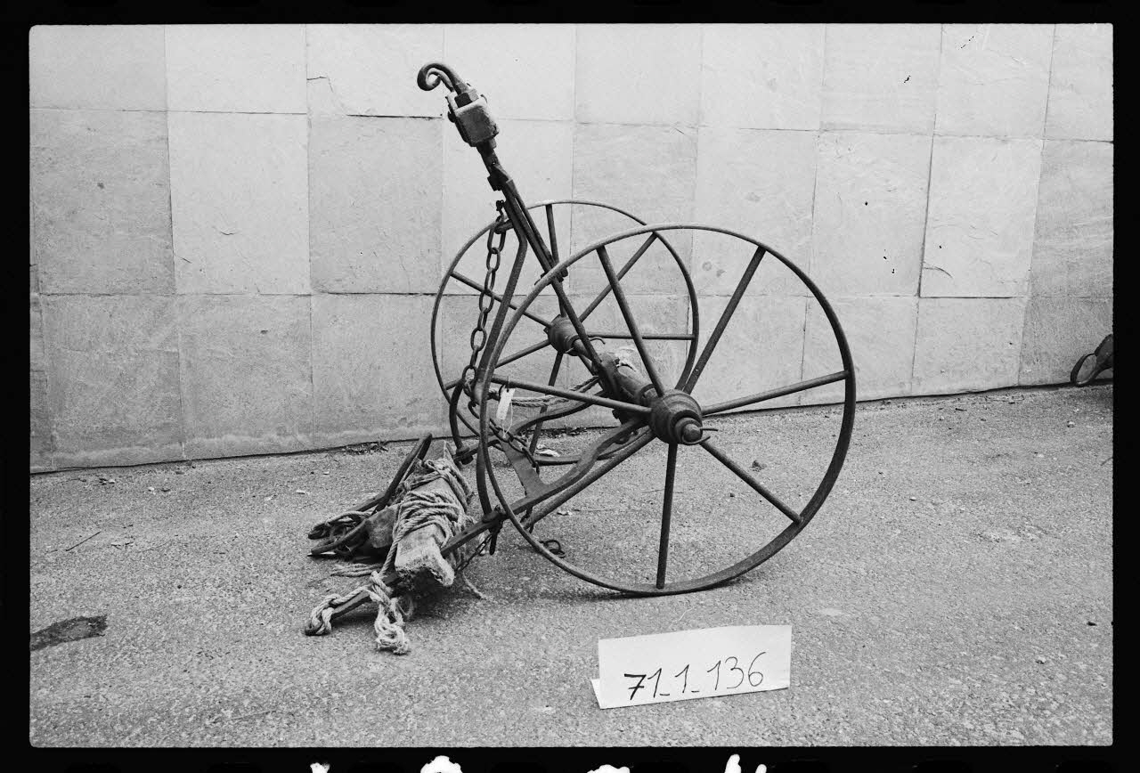 photographie MNATP. Antenne Saint-Riquier. Charrue Ph.1981.1.1264 Photo