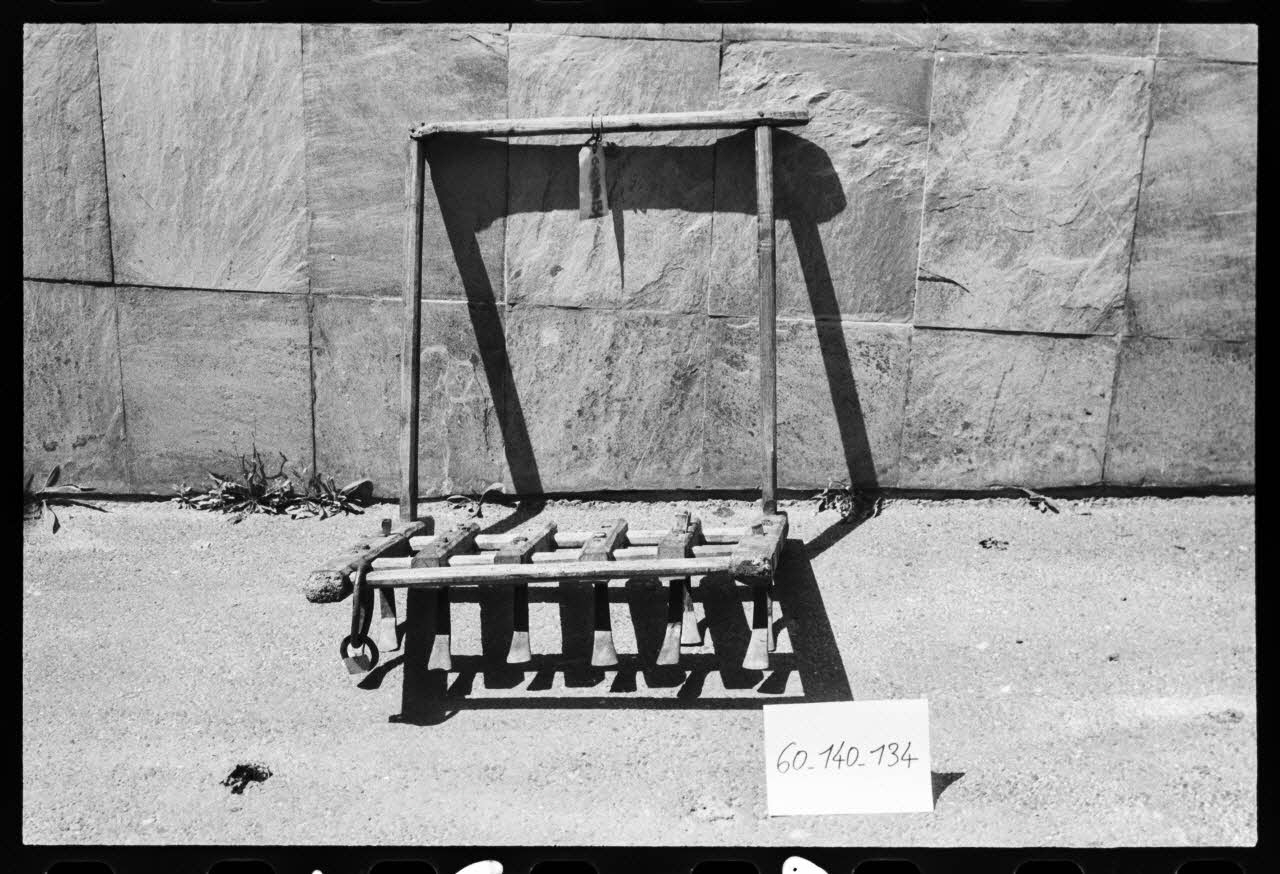 photographie MNATP. Antenne Saint-Riquier. Herse Ph.1981.1.1912 Photo