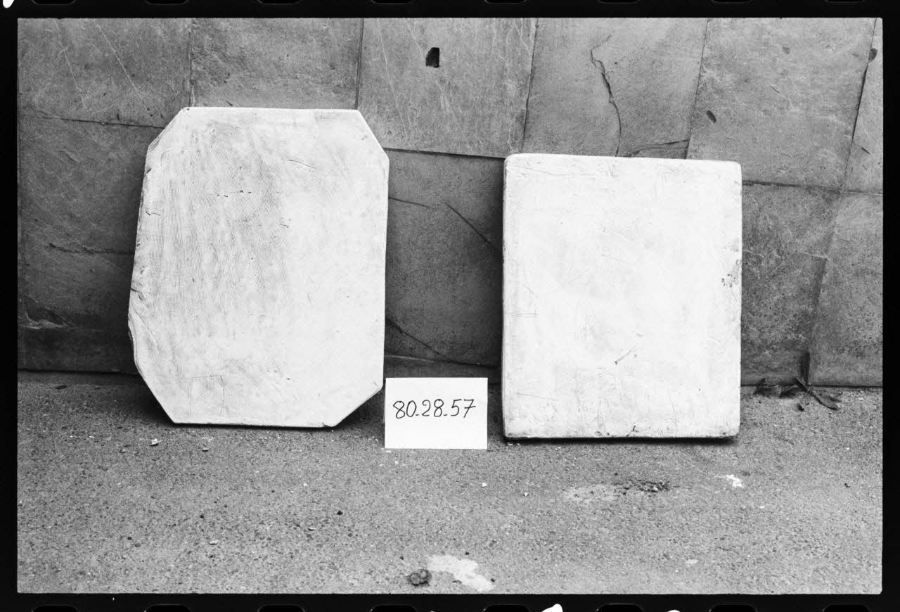 photographie MNATP. Antenne Saint-Riquier. Marbre de la porcelainerie "Samson" Ph.1981.1.1920 Photo