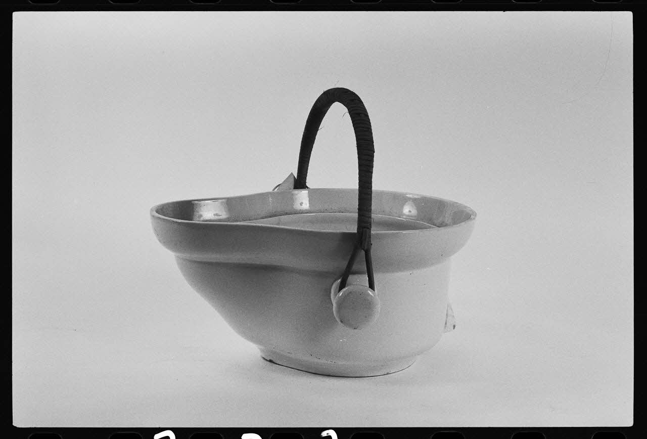 photographie Pot de chambre Ph.1981.1.737 Photo
