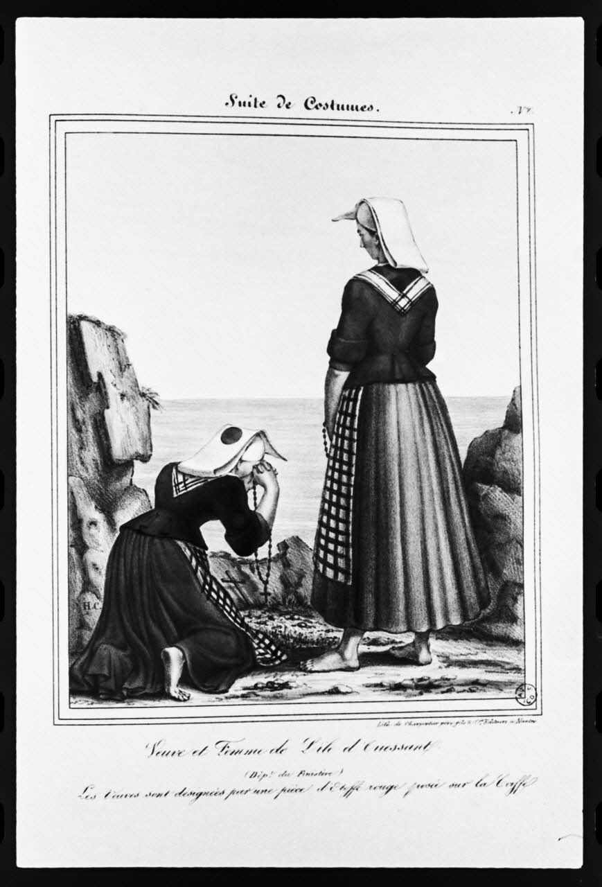 photographie Illustration représentant des costumes de femme et de veuve. Lithographie. Extrait du "Recueil des costumes de la Bretagnenantes" par Charpentier. Daté de 1829-1831 Ph.1981.2.158 Photo