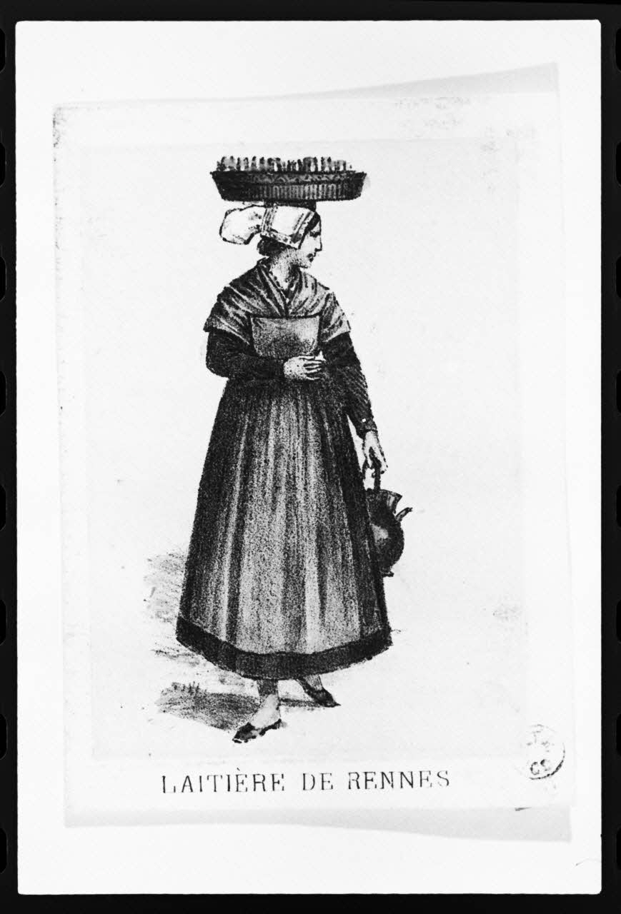 photographie Estampe représentant un costume de femme laitière. Lithographie. Editions Sinnett Ph.1981.2.212 Photo