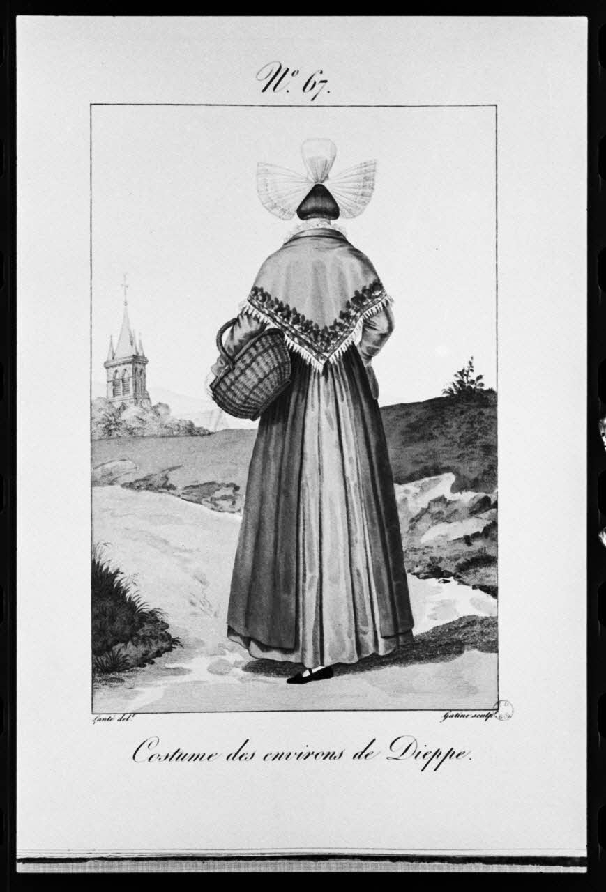 photographie "Costumes des femmes du Pays de Caux". Estampe. Costume de femme. Croix de chemin. Lanté et Gâtine. 1827 Ph.1981.3.67 Photo