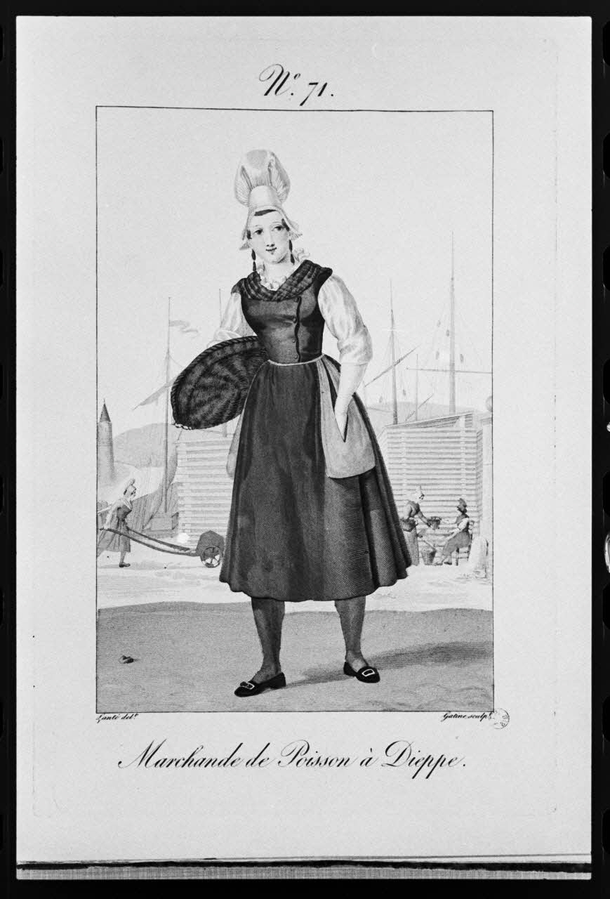 photographie "Costumes des femmes du Pays de Caux". Estampe. Costume de poissonnière. Lanté et Gâtine. 1827 Ph.1981.3.71 Photo