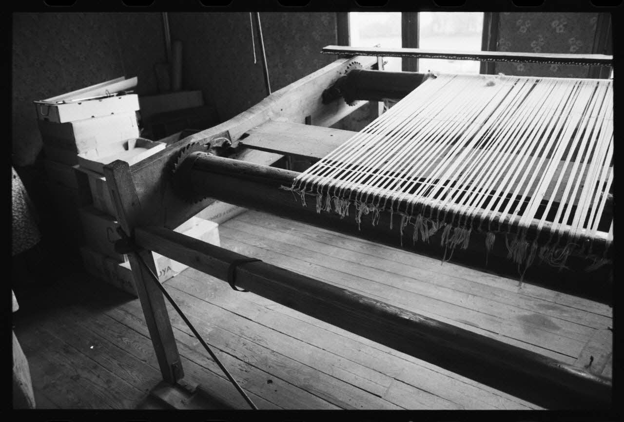 photographie Atelier de tapisserie. Métier de tapissier dit "métier d'Aubusson".Chaîne de coton en place. 1890 Ph.1981.7.4 Photo