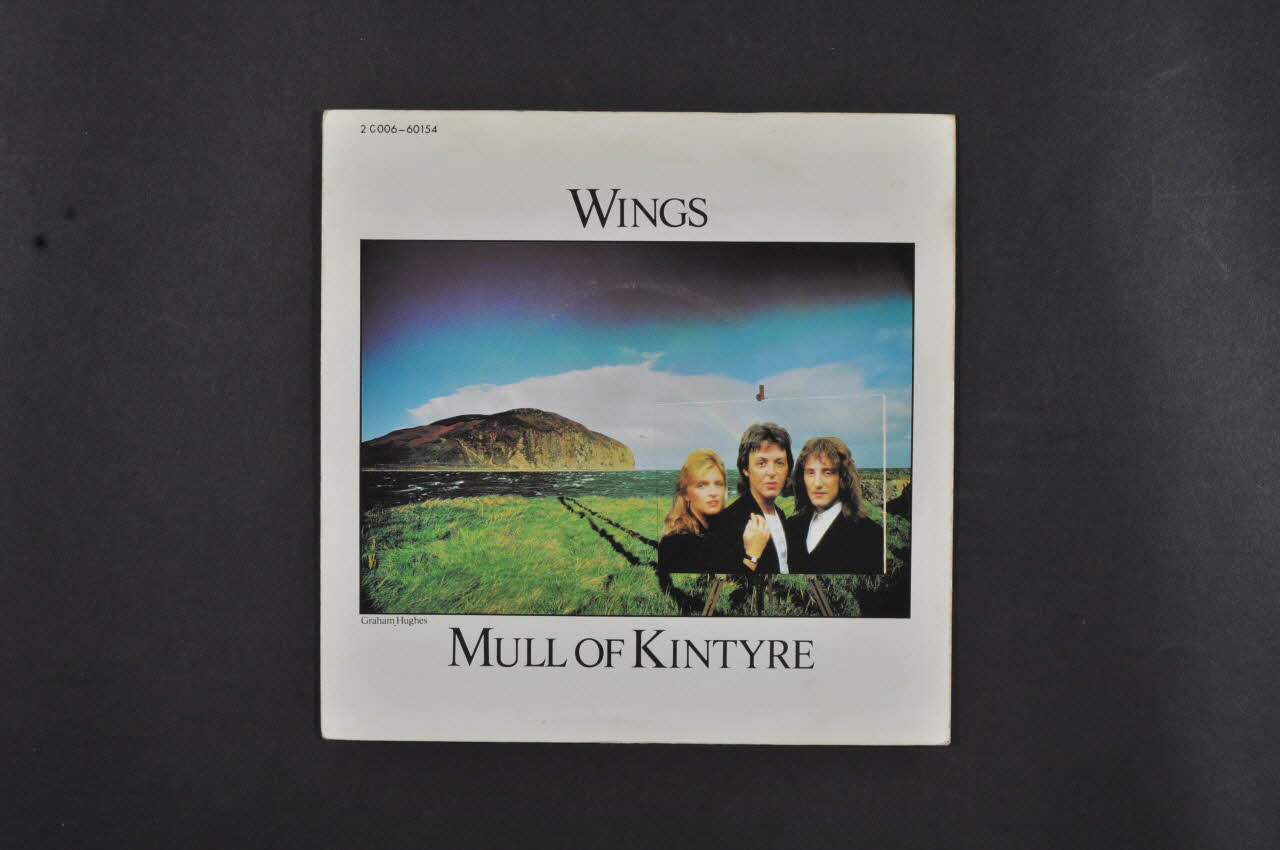 disque 45 tours Girls school 2001.69.16.739.1-2 Photo Mucem