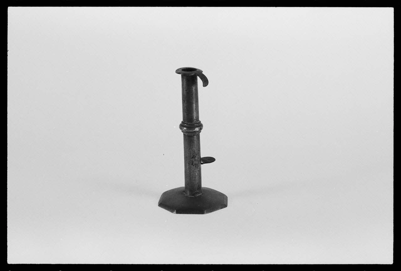 photographie Chandelier à coulisse. Fin du 19è ou début du 20è siècle Ph.1982.1.362 Photo