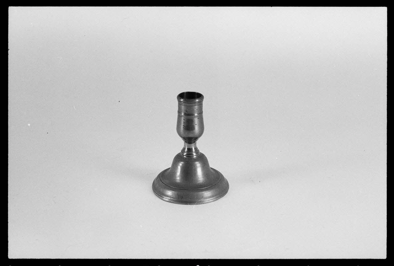 photographie Chandelier à bobèche. Fin du 19è ou début du 20è siècle Ph.1982.1.364 Photo