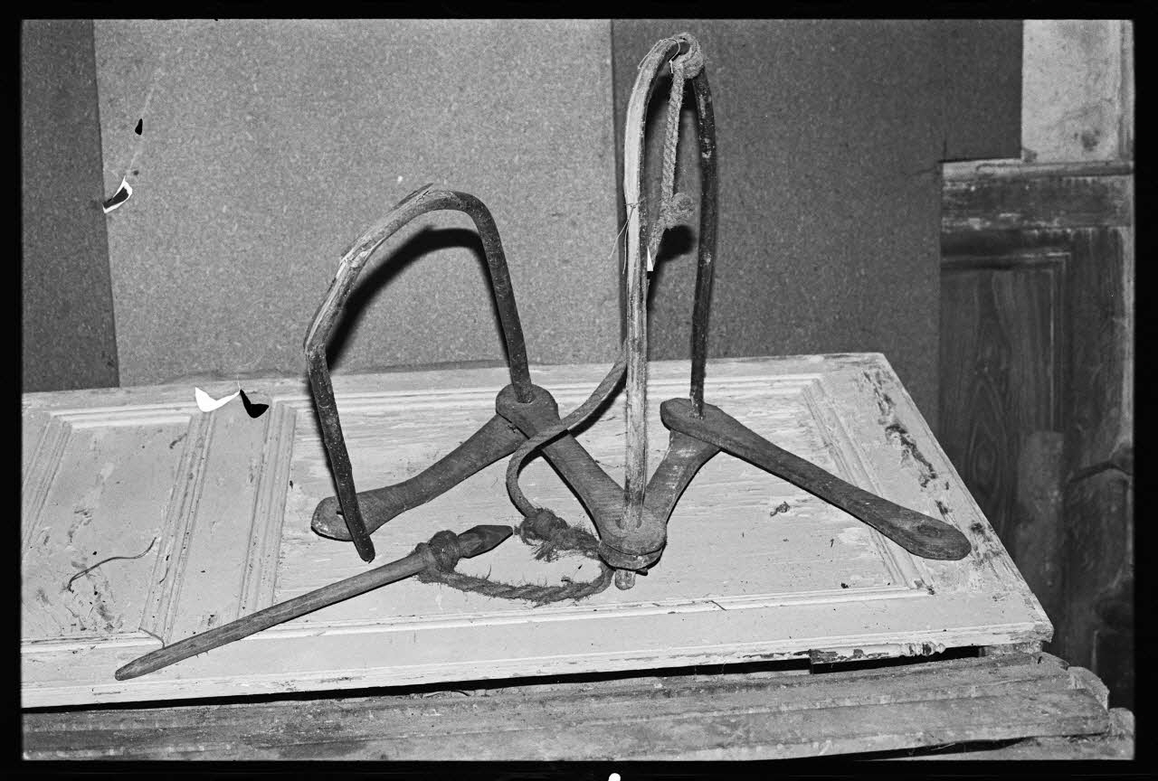 photographie "Arsous". Outillage agricole : arceau Ph.1982.1.553 Photo