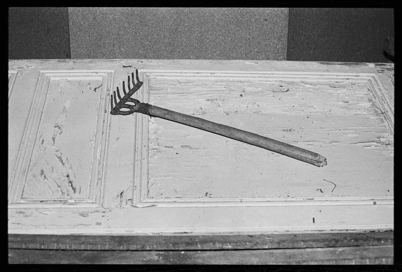 photographie Râteau. Dépôt au musée de Saint-Flour Ph.1982.1.591 Photo