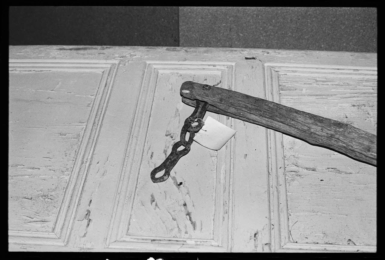 photographie Petit timon pour l'araire. Dépôt au musée de Saint-Flour Ph.1982.1.595 Photo