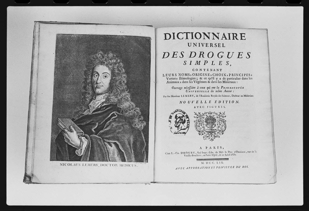 photographie MNATP. Exposition. L'abeille, l'homme, le miel et la cire (23 octobre 1981 - 28 mai 1982) Ph.1982.30.24 Photo