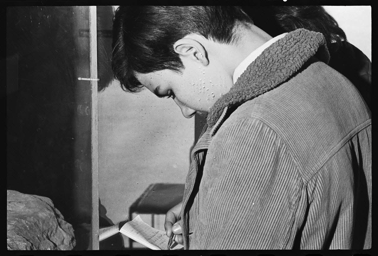 photographie MNATP. Exposition. L'abeille, l'homme, le miel et la cire (23 octobre 1981 - 28 mai 1982) Ph.1982.46.18 Photo