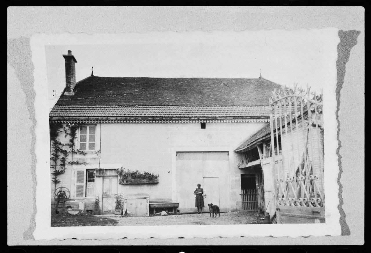 photographie Portail de la maison de Monsieur Bouteille. 1935 Ph.1982.67.3 Photo