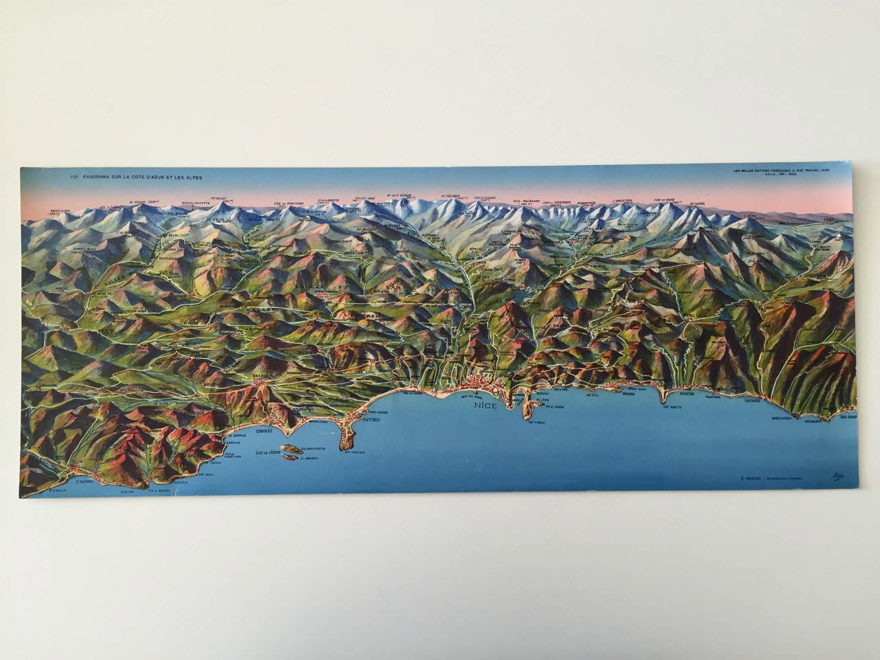 LES BELLES EDITIONS FRANCAISES ; E. Renoux chromolithographie Panorama sur la Côte d'Azur et les Alpes Provence-Alpes-Côte d'Azur, France 1900-1950 2016.8.5 Photo Mucem