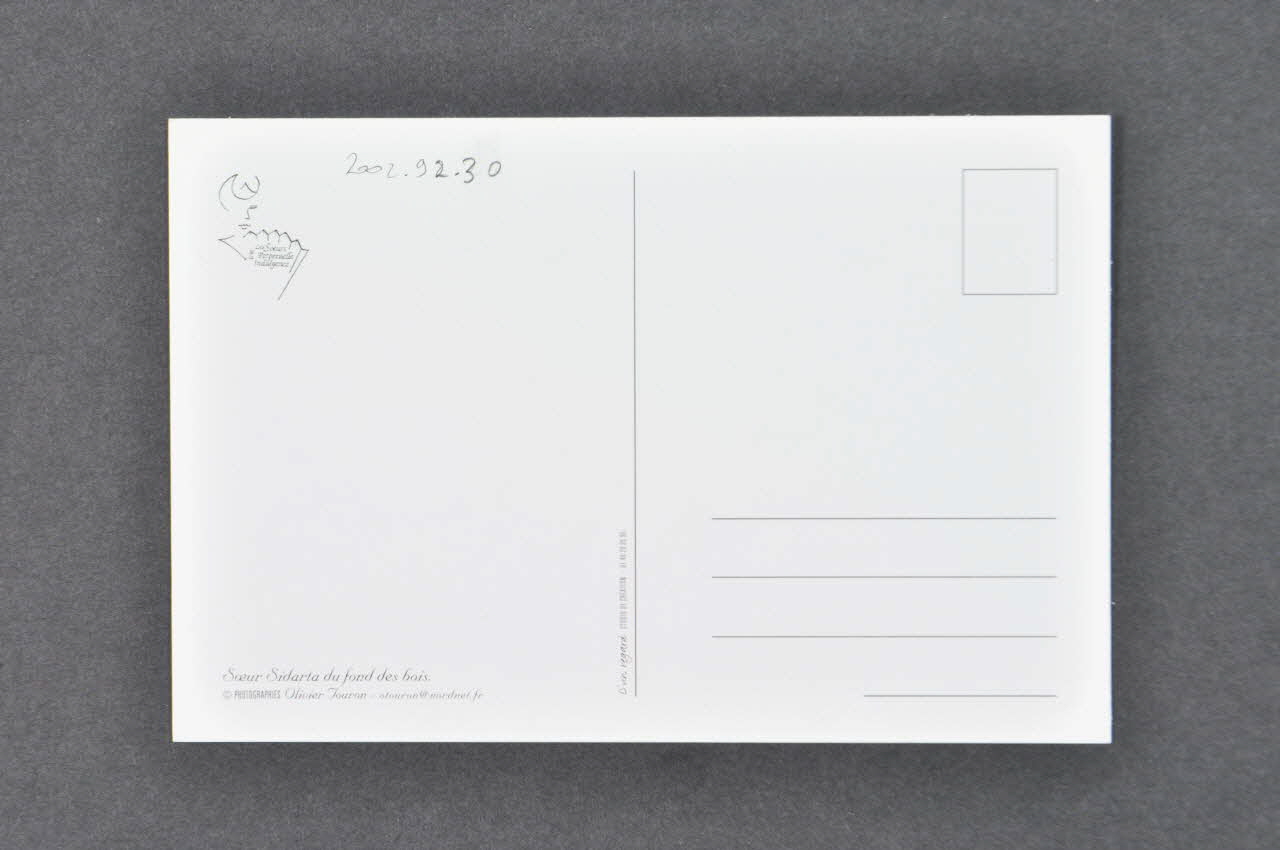 Soeurs de la Perpétuelle Indulgence - San Francisco ; Olivier Touron carte postale "Soeur Sidarta du fond des bois (2)" France 2001 2002.92.30  Photo Mucem