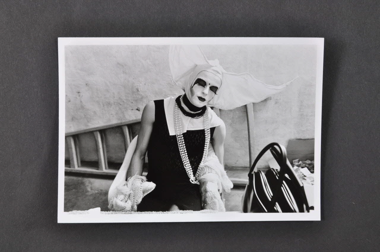 Soeurs de la Perpétuelle Indulgence - San Francisco ; Marie-Laure Costa carte postale portrait de Soeur de la perpétuelle indulgence France 1993 2002.92.36.2 Photo Mucem