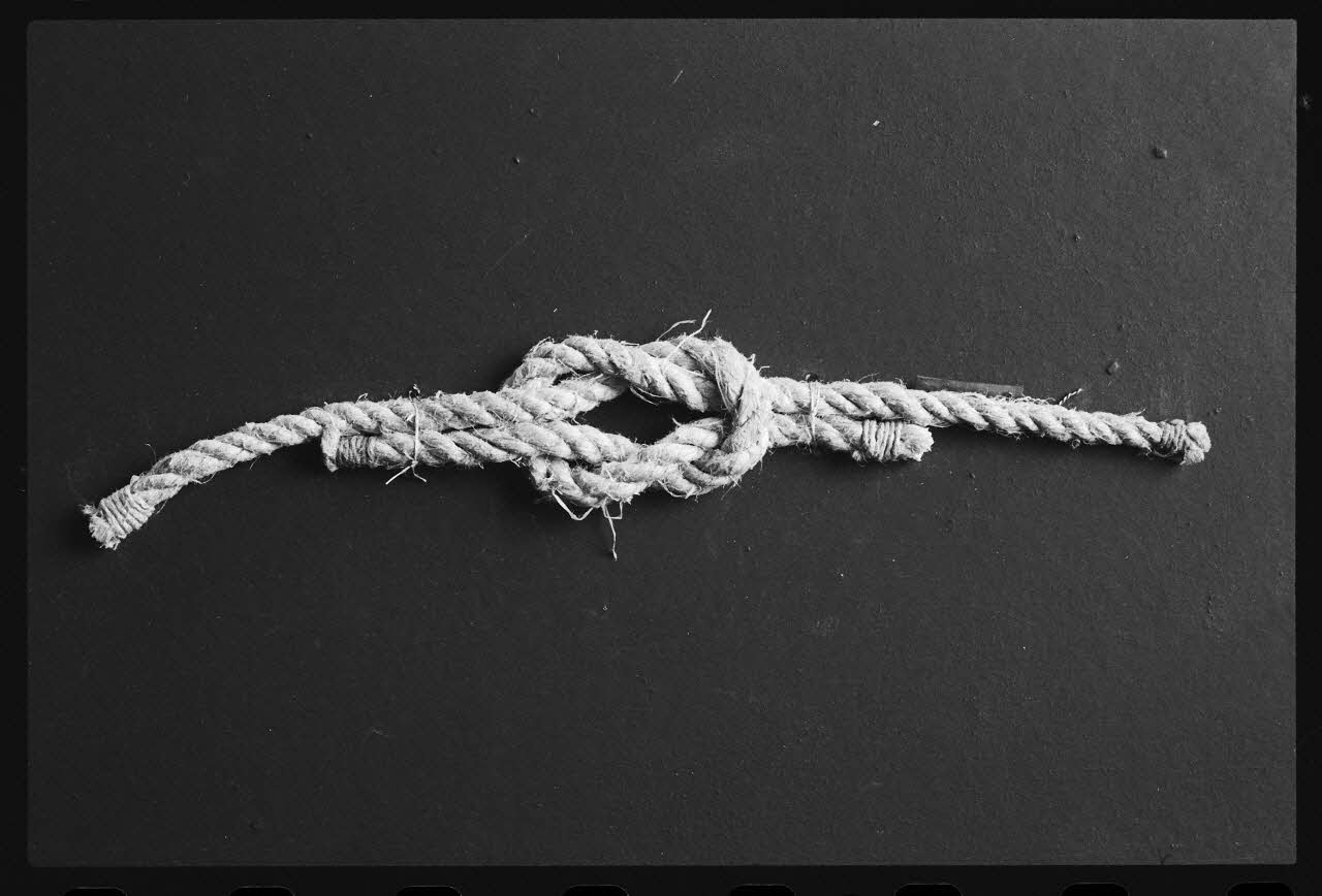 photographie Nœud de pêche : nœud plat à deux cordes. Corde de chanvre. 1963 Ph.1983.1.203 Photo