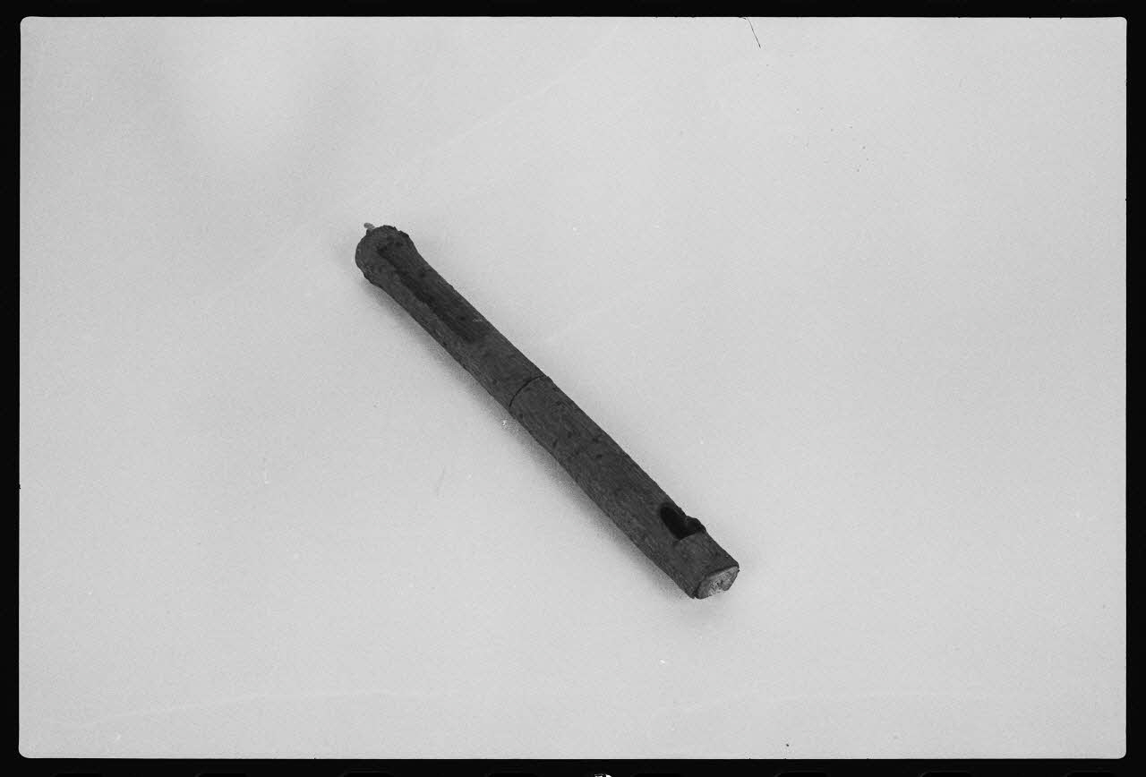 photographie Sifflet d'écorce pour enfants ou gardiens de troupeaux Ph.1983.1.8 Photo