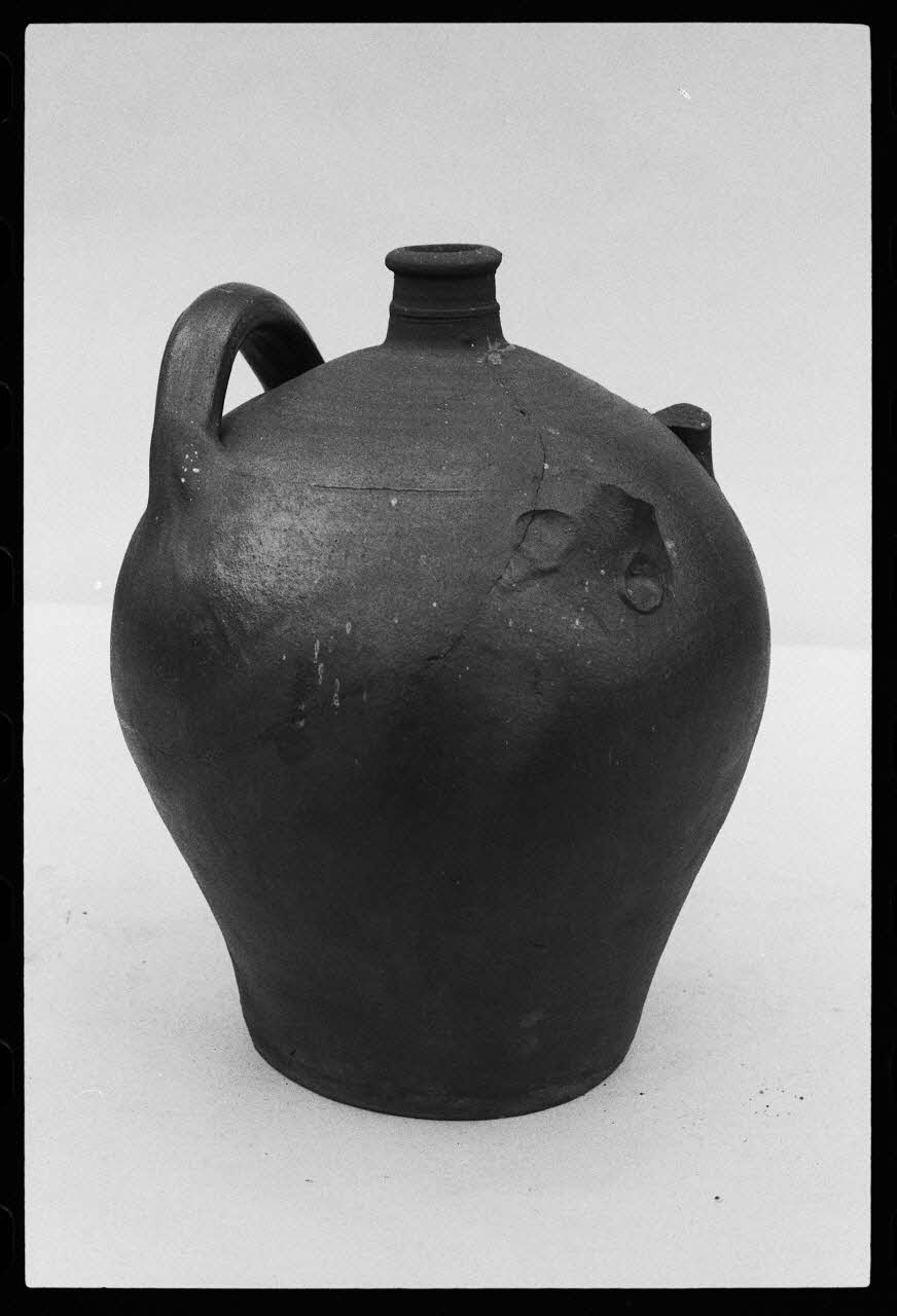 photographie Exposition. Outillages spécialisés pour la préparation du porc et la fabrication du cidre. Le 12 septembre 1982 Ph.1983.22.105 Photo