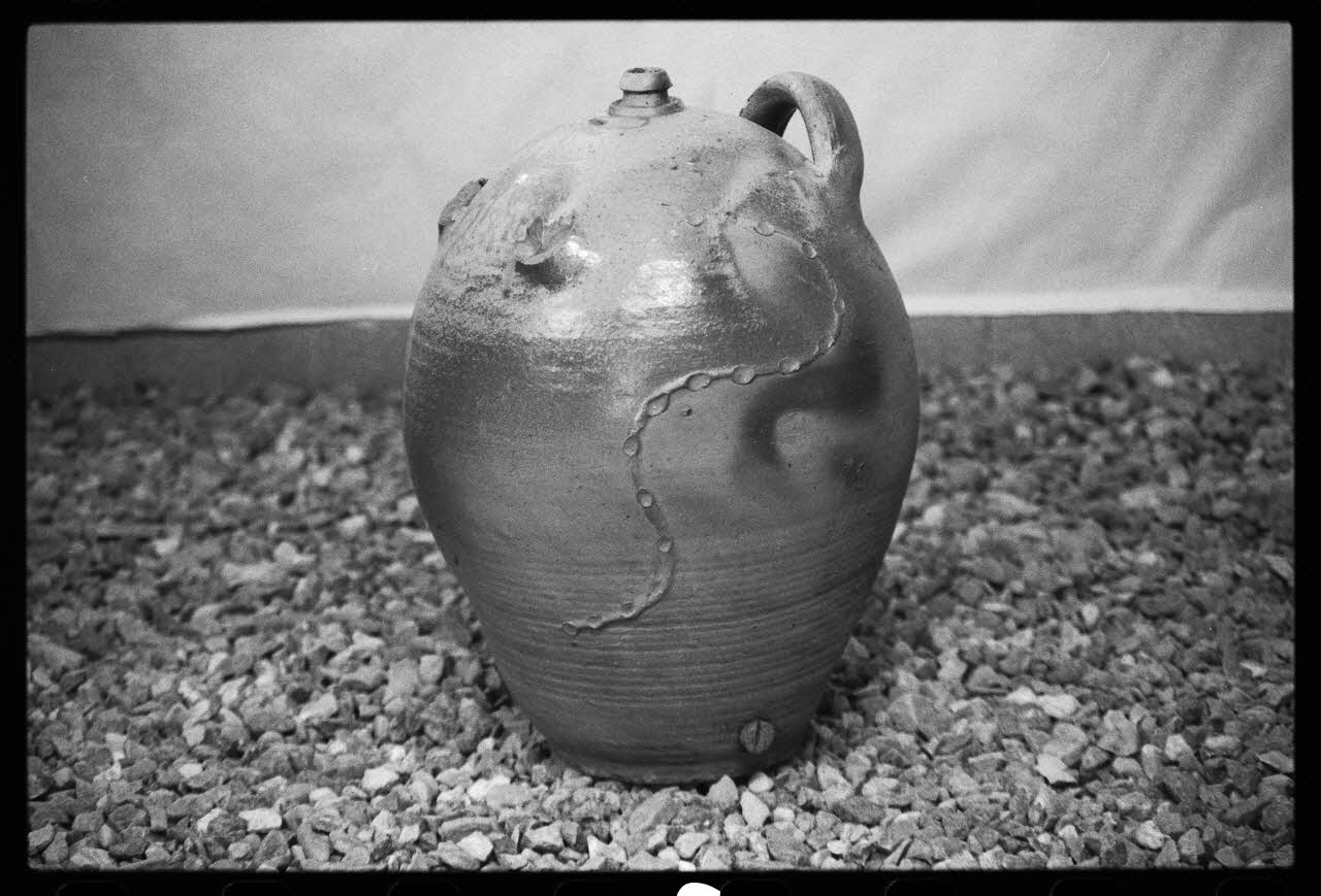 photographie Exposition. Outillages spécialisés pour la préparation du porc et la fabrication du cidre. Le 12 septembre 1982 Ph.1983.22.130 Photo