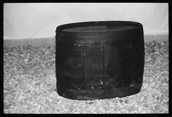 photographie Exposition. Outillages spécialisés pour la préparation du porc et la fabrication du cidre. Le 12 septembre 1982 Ph.1983.22.135 Photo