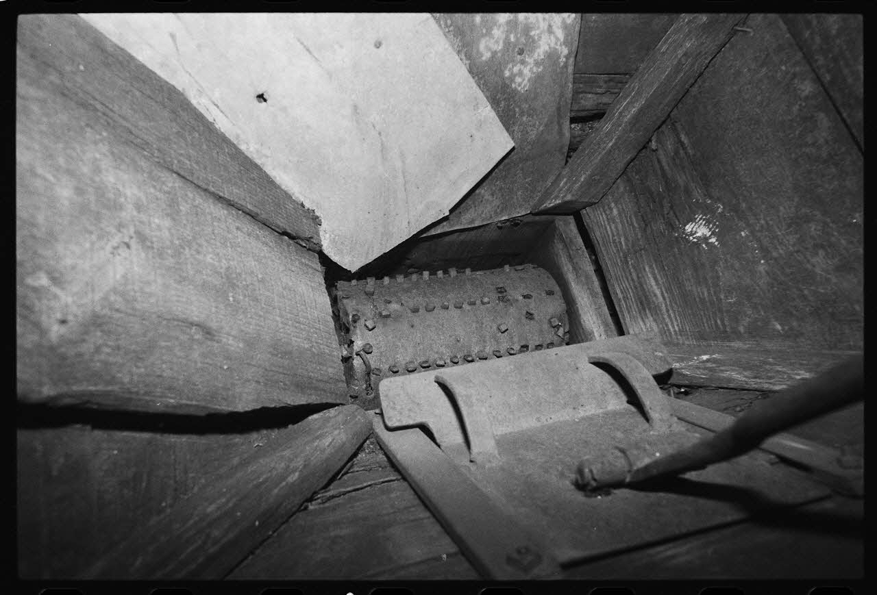 photographie Exposition. Outillages spécialisés pour la préparation du porc et la fabrication du cidre. Le 12 septembre 1982 Ph.1983.22.158 Photo