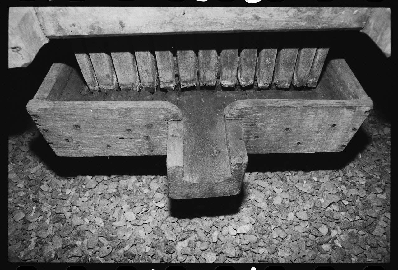 photographie Exposition. Outillages spécialisés pour la préparation du porc et la fabrication du cidre. Le 12 septembre 1982 Ph.1983.22.164 Photo