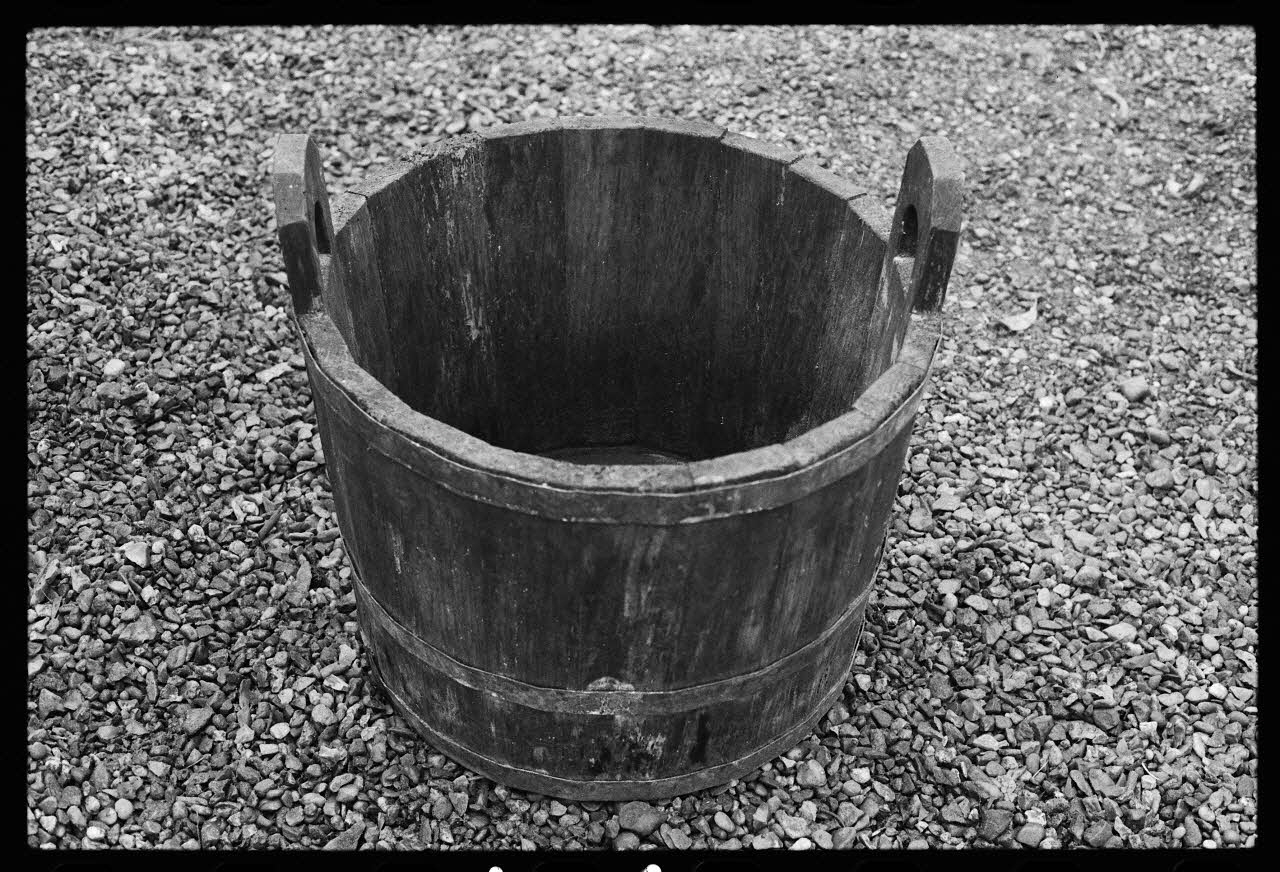 photographie Exposition. Outillages spécialisés pour la préparation du porc et la fabrication du cidre. Le 12 septembre 1982 Ph.1983.22.172 Photo