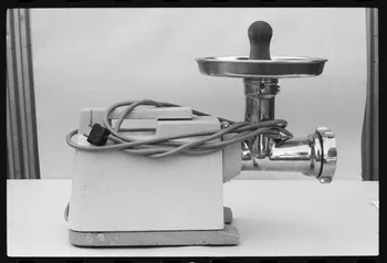 photographie Exposition. Outillages spécialisés pour la préparation du porc et la fabrication du cidre. Le 12 septembre 1982 Ph.1983.22.62 Photo