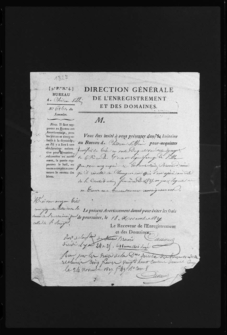 Frédéric Duchesne photographie Manuscrit prêtés sur des actes de ventes. Papiers administratifs. Direction générale de l'enregistrement des domaines Champagne-Ardenne, France 1827 Ph.1983.40.31 Photo